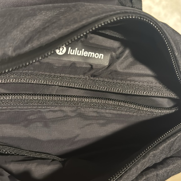NEW With Tags Lululemon Black Unixes One Size Bag Ultra-Lightweight Pack Hiking - Picture 5 of 5
